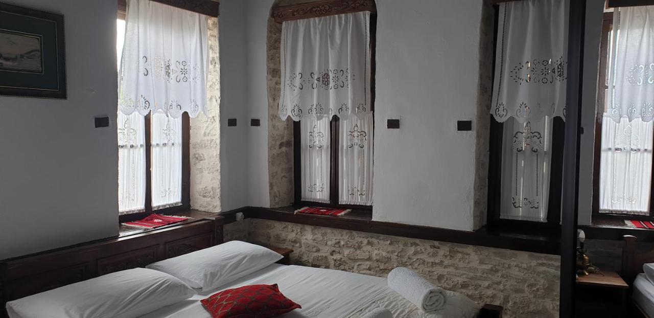 Silver Hill Guesthouse Gjirokastra Kültér fotó