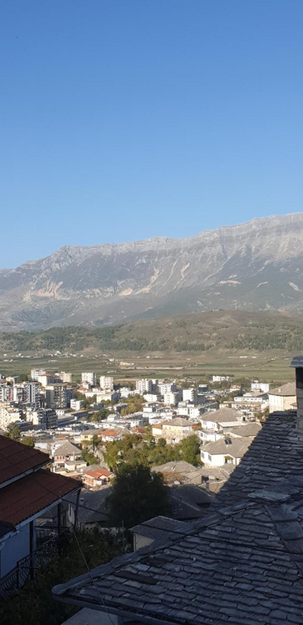 Silver Hill Guesthouse Gjirokastra Szoba fotó